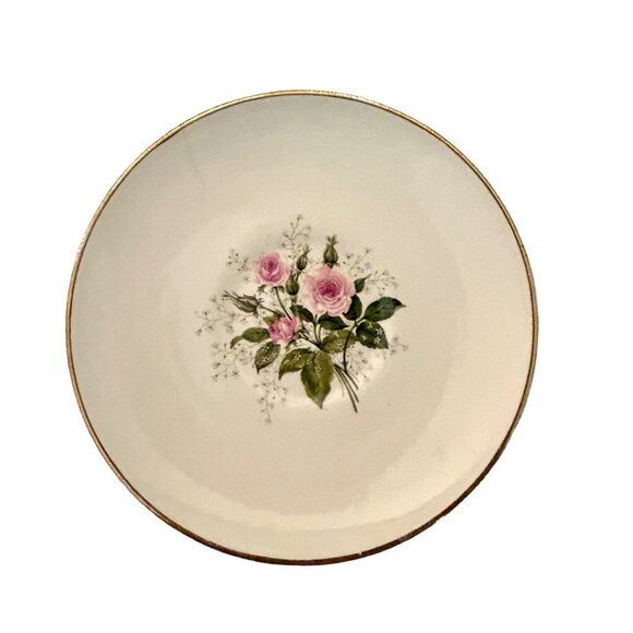 6 China Saucers and 1 Dessert Plate - Vintage - Floral Prints - Picture 4 of 8